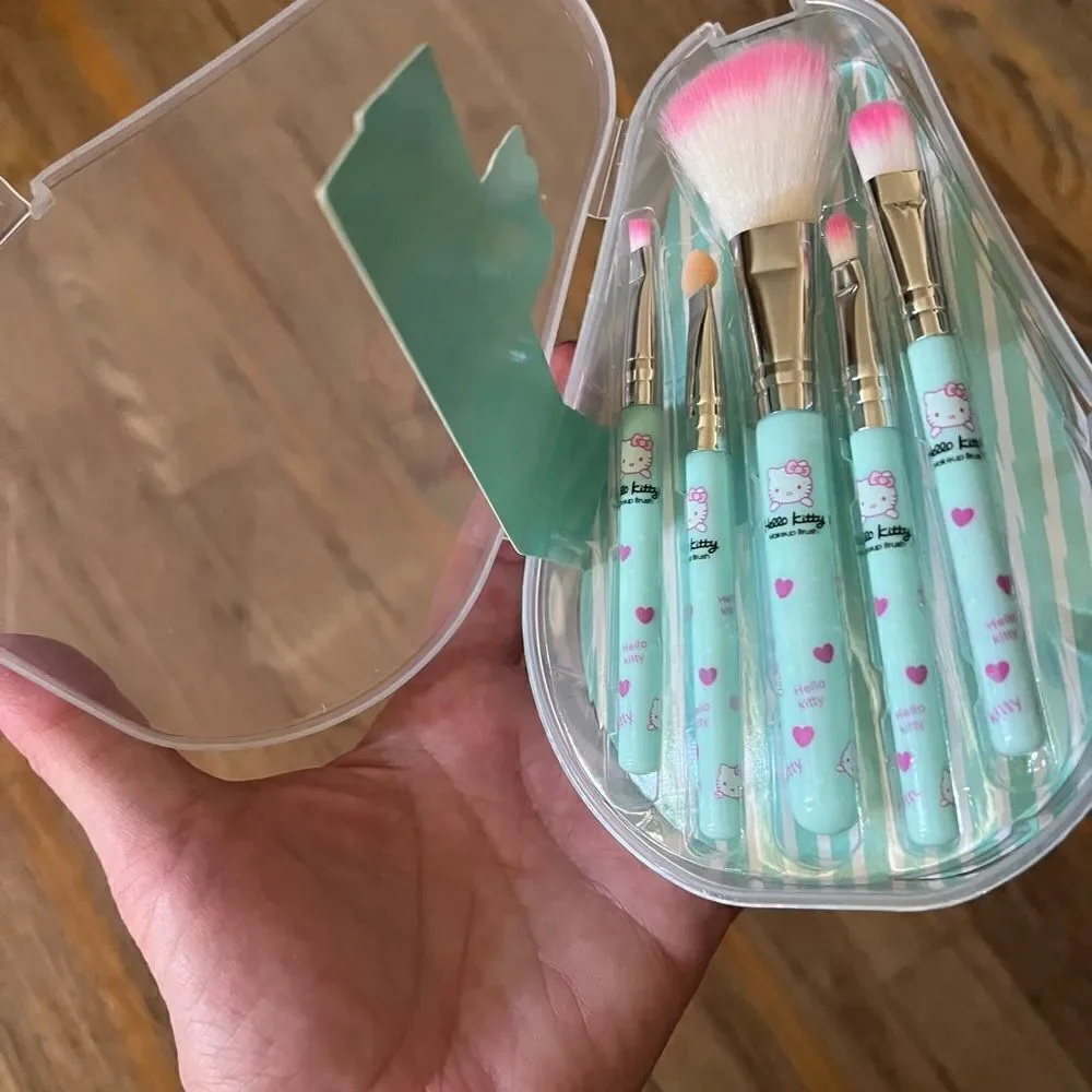 Hello Kitty Blue Set of Makeup Brushes